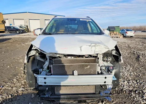 2019 Buick Encore Essence z USA, uszkodzony, nr VIN KL4CJCSM6KB872485